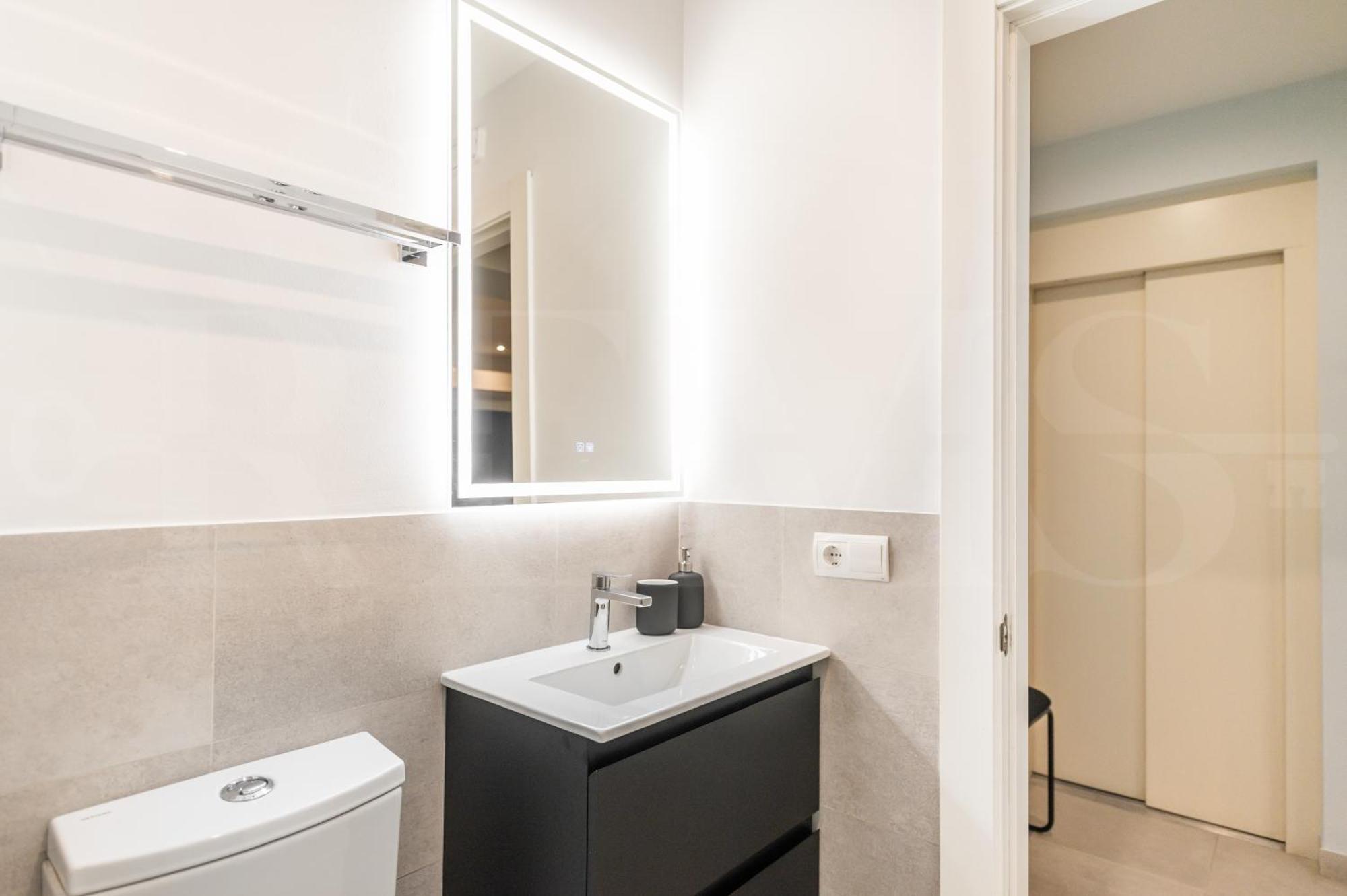 Modern In The Heart Of By Rems Appartamento *